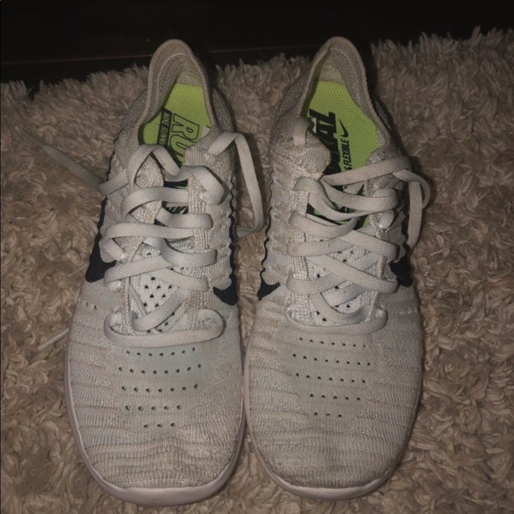 Nike tennis shoes